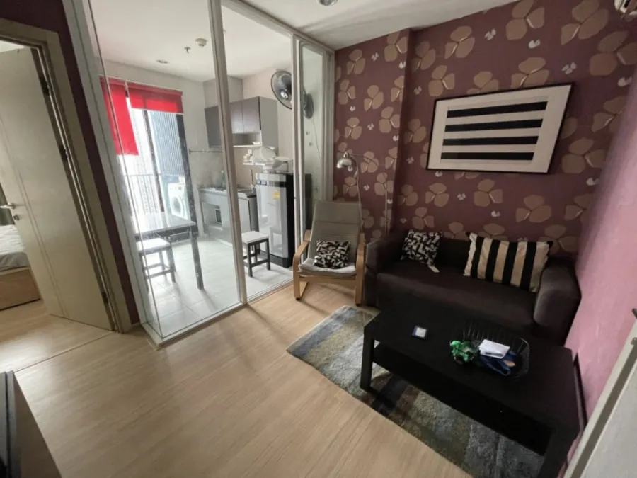 It has arrived. Closed kitchen, high view, clear, not blocked, fully furnished, ready to move in. Condo for rent, The Base Rama 9 - Ramkhamhaeng.
