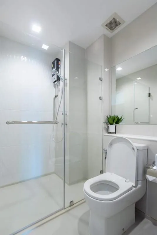for sale / rent, Life One Wireless, full-built luxury room Full furniture Central is very good Quality location near the BTS, near the mall.