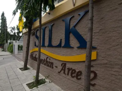 The Silk Phaholyothin-Aree 2