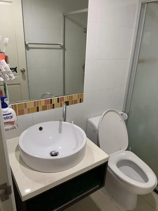 For rent, Den Vibhavadi, beautiful room, fully furnished, near shopping areas, plus at a satisfying price Hurry up to reserve now.