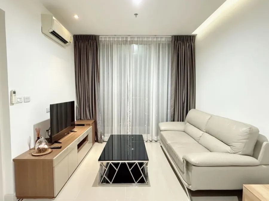 For rent: TC Green, 28th floor, spacious and comfortable room, fully furnished. Reserve now, don't miss out!