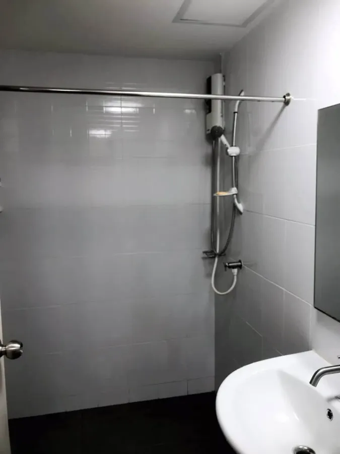 beautiful room for sale Built-in in the whole room, Condo U Ratchayothin, great price, big room, good location, fully furnished, new condition
