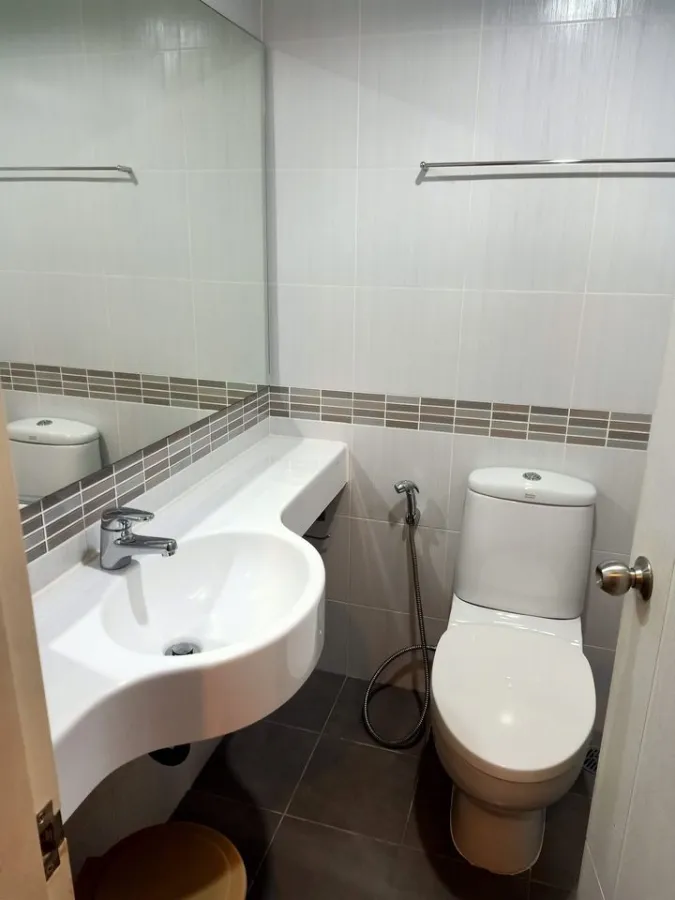 For rent, Lumpini Place Srinakarin-Huamark Station, a separate room. Complete electrical appliances. Hurry up to reserve.