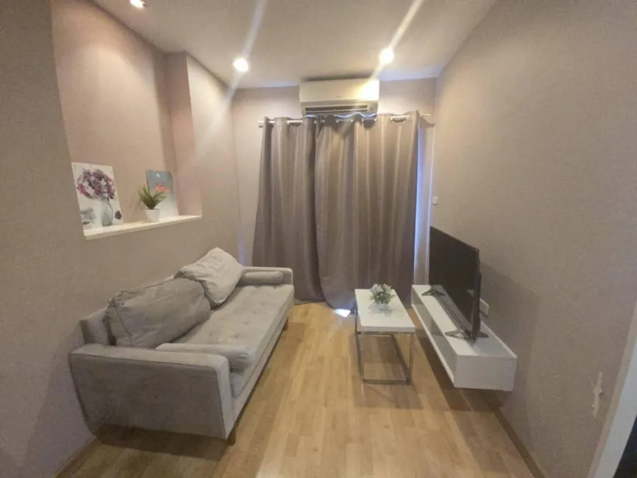 For rent, Casa Condo Asoke-Din Daeng, spacious room, lots of space, being alone as a couple or family is comfortable. Urgent!