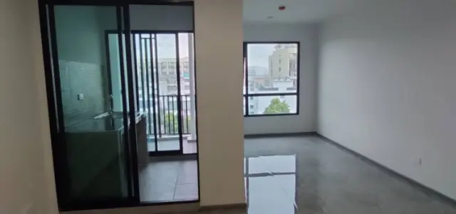 ให้เช่า คอนโด รีช พหลโยธิน 52 ชั้น​ 5 ห้องเปล่า ห้องกว้าง ตกแต่งได้ตามใจผู้เช่า จองเลย ด่วน images
