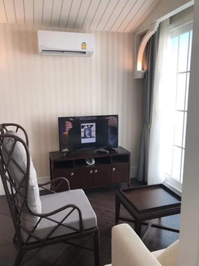 Down Payment Sale / Rent Grand Florida Beachfront Condo Resort Pattaya View Club House built-in furniture