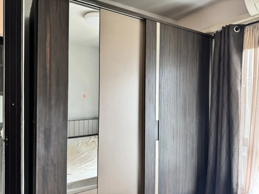 Selling UNIO Ramkhamhaeng - Serithai, 5th floor, partitioned unit, fully furnished. Interested? Book now! Urgent!