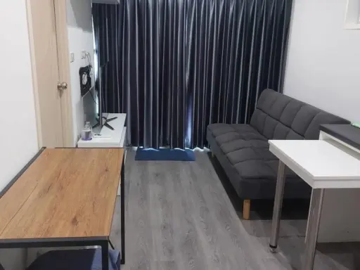 For rent Rich Park Triple Station ห้องชั้น 19 กั้นเป็นสัดส่วนอย่างดี สิ่งอำนวยความสะดวกครบ จองเลย!! images