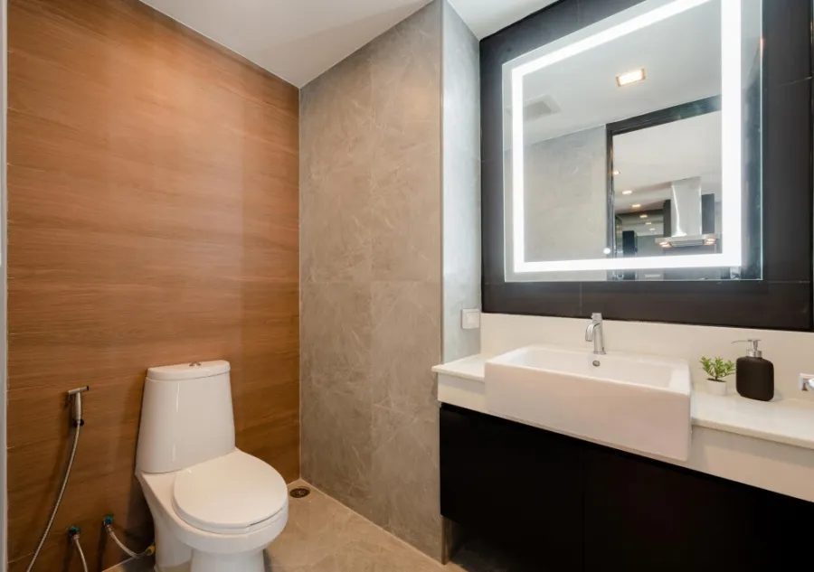 ขาย คอนโด D65 Condominium ชั้น 5 ห้องกว้าง หรูหรา มาพร้อม walk in closet ดีสุดๆ ไม่จองพลาดมาก