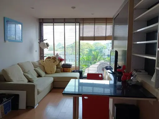 Sell Noble Ambience Sarasin, 5th floor, view of the pool and garden, spacious room with built-in furniture, book now.