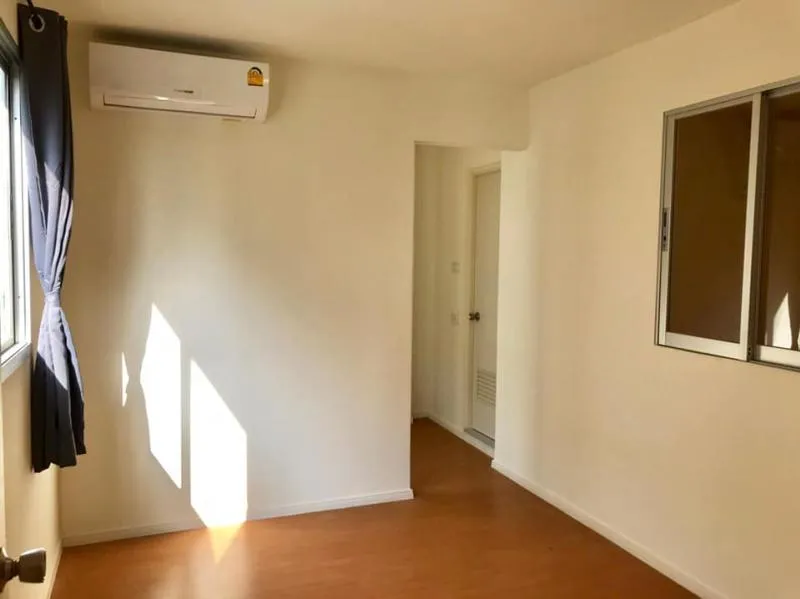 The big room has arrived Hurry up. There are few rooms. 2 bedrooms, 2 bathrooms, 1 living room, very cheap price.