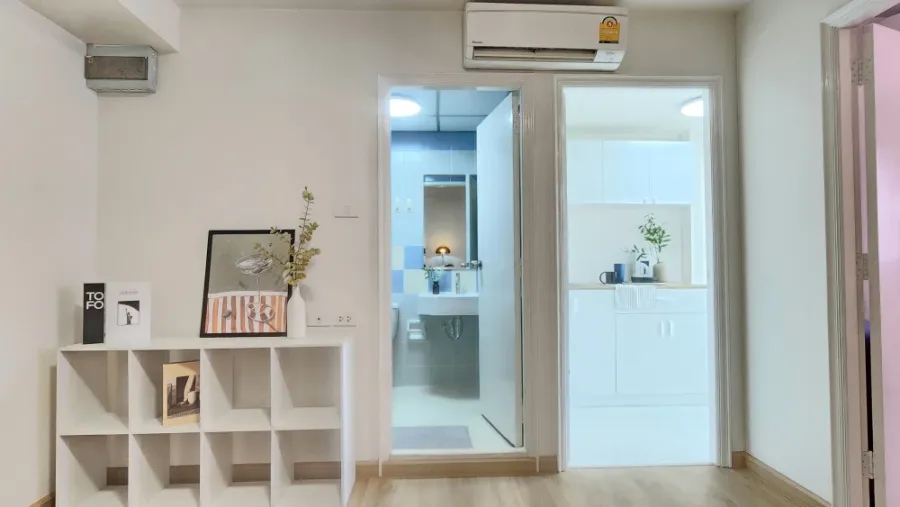 For sale: Lumpini Center Nawamin, decorated in a luxurious modern style (pictured). Fully furnished, like getting a new condo. Condo in the heart of t
