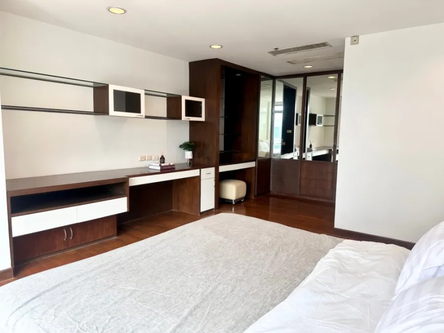 ให้เช่า!! คอนโด เดอะ รอยัล เพลส 2 ชั้น 22 ห้องสวยพร้อมอยู่ ถือแค่กระเป๋าใบเดียวเข้าอยู่ได้เลย!!