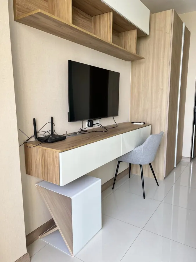 Condo for rent, The Riviera Wongamat Beach (North Pattaya), comfortable bed, sea view, shady, don't miss it.