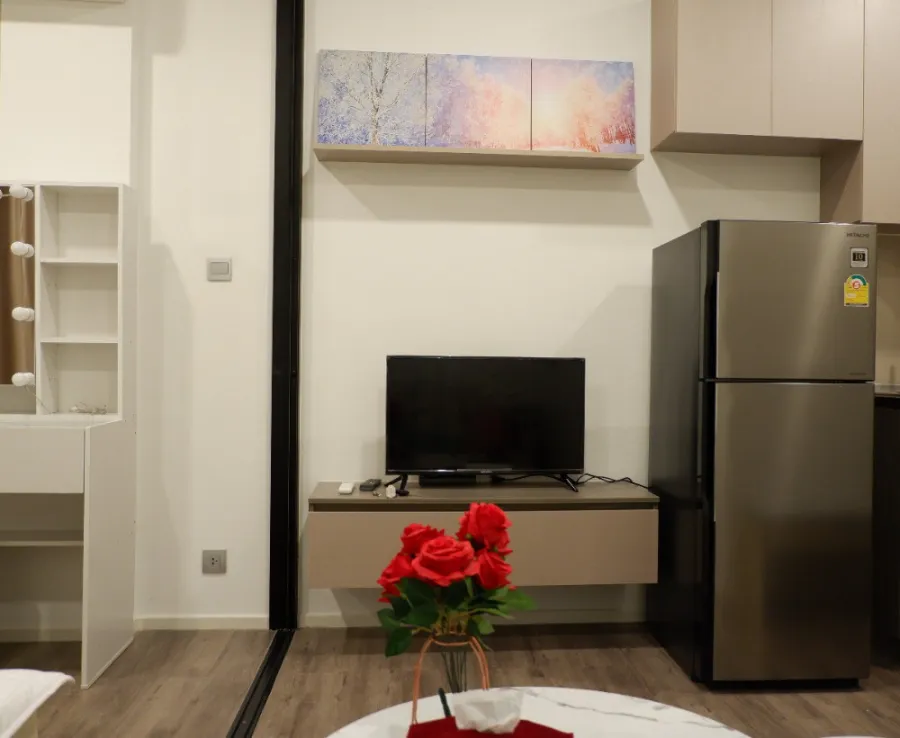 ขายด่วน!! บราวน์ คอนโด รัชดา 32 ชั้น 5 ห้องใหม่ ตกแต่งสวย Fully Furnished Built-in ห้ามพลาด!!