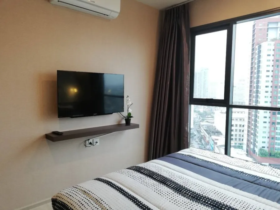 Sell / rent Condo Life Sukhumvit 48, convenient transportation, furniture is ready, don't wait.
