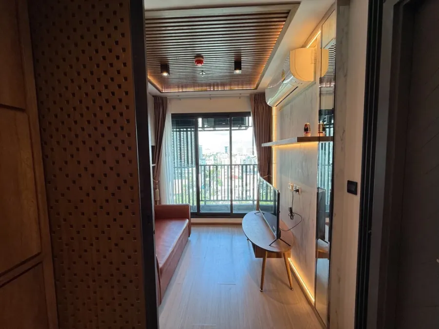 For sale or rent: Life Ladprao. Well decorated room, every unit is built-in, lots of storage space. Can you really not reserve it?
