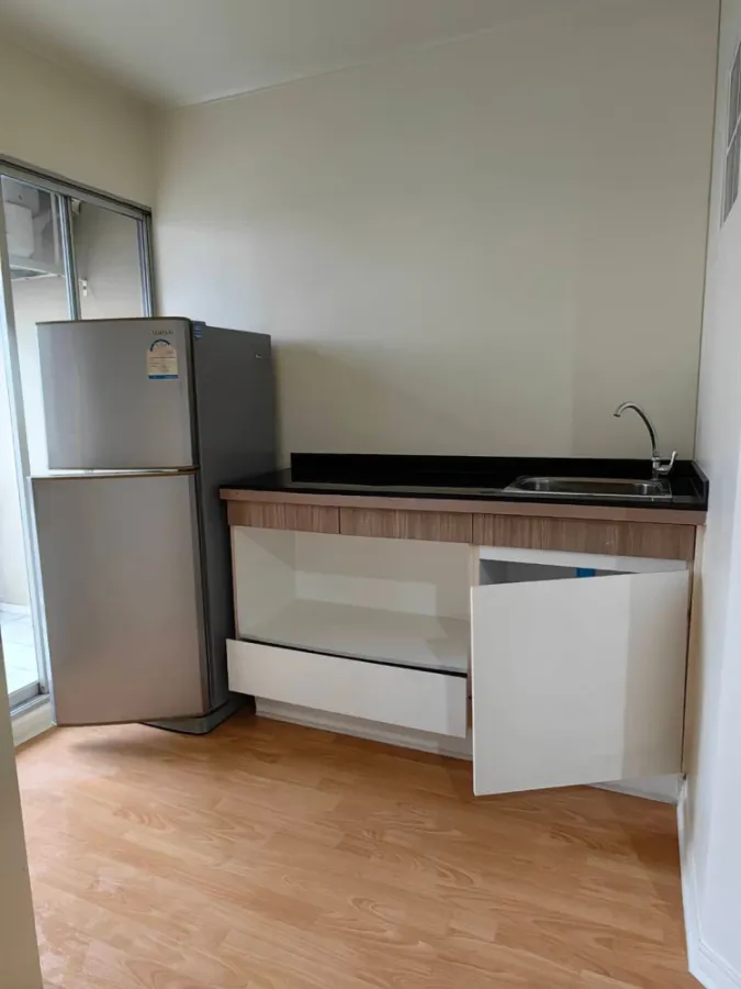 For rent: Lumpini Condo Town Ramintra – Nawamin, 7th floor. A lovely unit with complete furnishings.