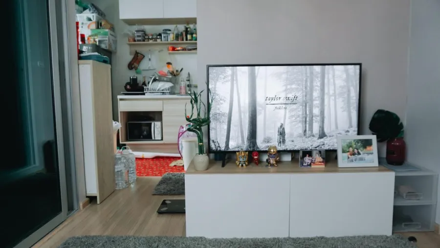 Plum Condo Chaengwattana Station for sale, 8th floor, corner room with furniture and electrical appliances. Buy now, great value.
