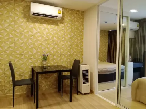 For rent: Chateau In Town Rama 8, 4th floor, fully furnished room, nice to live in. If interested, hurry and reserve. Don't miss out.