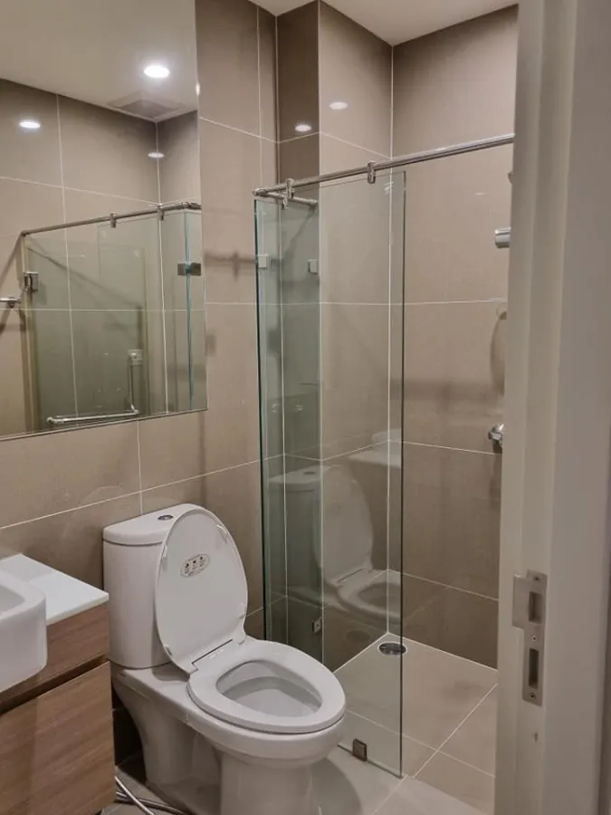 For sale or rent Noble Revolve Ratchada 2, corner room has a lot of privacy, 4 meter high ceiling, doesn't feel cramped. You can reserve it now.