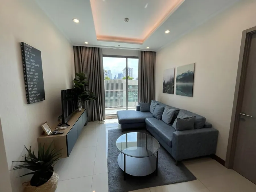 For rent, Supalai Oriental Sukhumvit 39, spacious room. Plenty of usable space, good price, let me tell you, don't miss it.