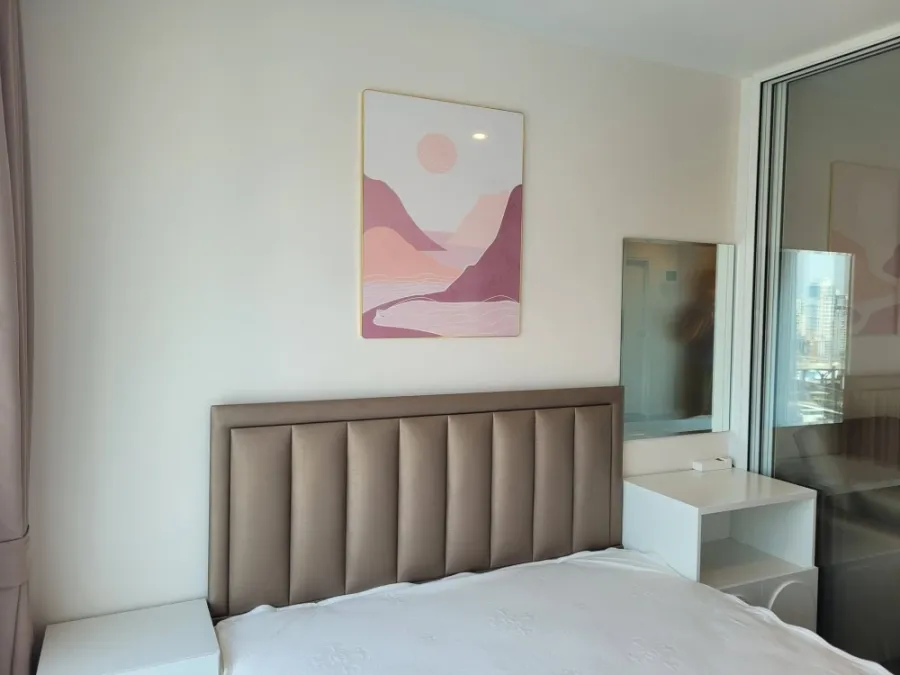 ให้เช่า คอนโด Regent Home บางนา ตกแต่ง built in ห้องนั่งเล่นและครัว เฟอร์นิเจอร์ครบ ไม่จองแล้วจะเสียดาย