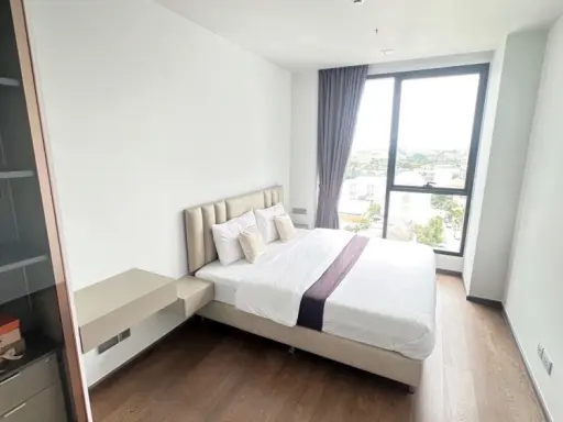 Condo for sale, Ideo Q Sukhumvit 36, impressive built-ins, white tone, lots of usable space, so good you must reserve quickly.