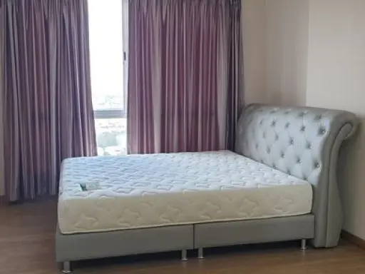 For sale, The Tree Bang Po Station, 27th floor, Chao Phraya River curve view, white tone room, nice to be occupied, urgently.