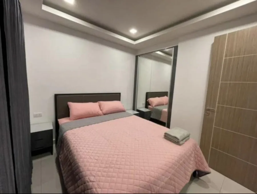 For sale: Arcadia Beach Continental (South Pattaya), 7th floor, swimming pool view, fully furnished, free whole room, hurry and reserve quickly.
