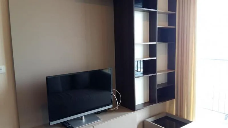 Hot Price Condo Teal Sathorn-Taksin for rent, spacious room, full of activities. At a friendly price, hurry up to reserve.