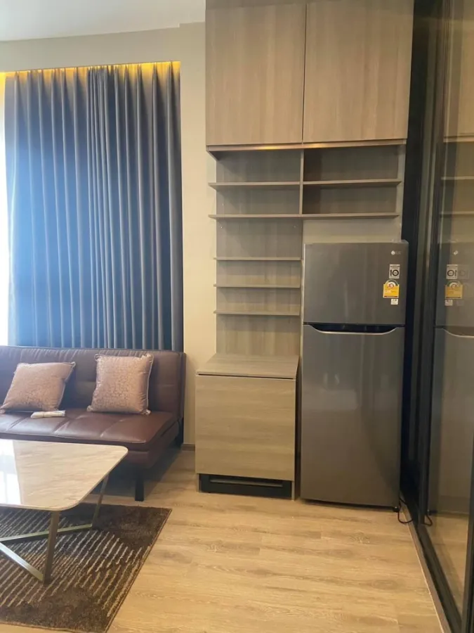 For rent, Knightsbridge Prime On Nut, corner room, 30th floor, very good view, built-in furniture, hurry to book before it's out of hand.