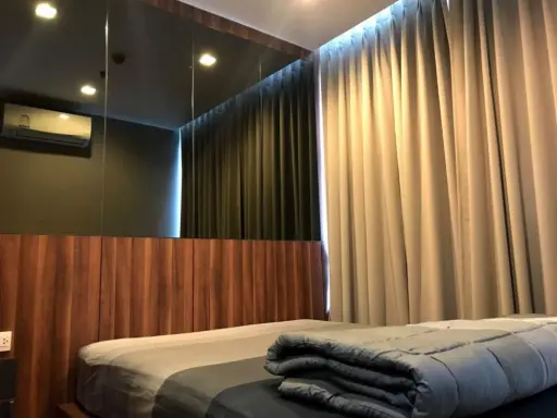 For rent Wish Signature Midtown Siam, well decorated room Tight built-in furniture High floor, city view, don't miss it.