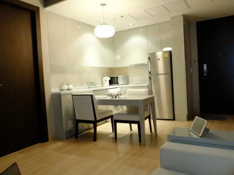 ให้เช่า คอนโด The Address Phayathai ตกแต่งพร้อมอยู่ เครื่องใช้ไฟฟ้าครบ หิ้วกระเป๋ามาได้เลย
