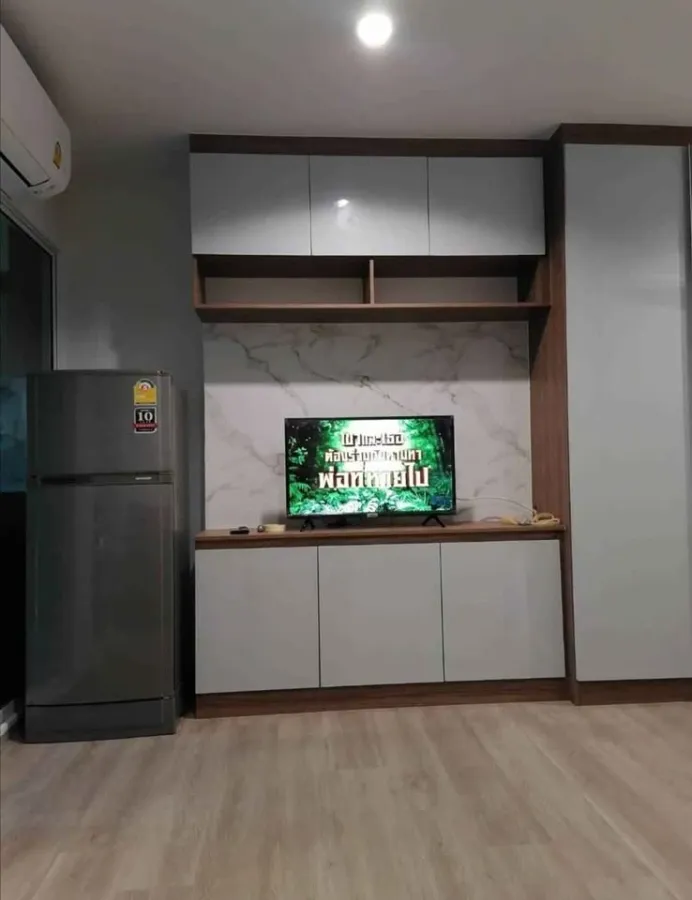 For rent: Regent Home Bangson Phase 2. Unobstructed view, built-in furniture, partitioned rooms, view of the BTS Skytrain. Book now!