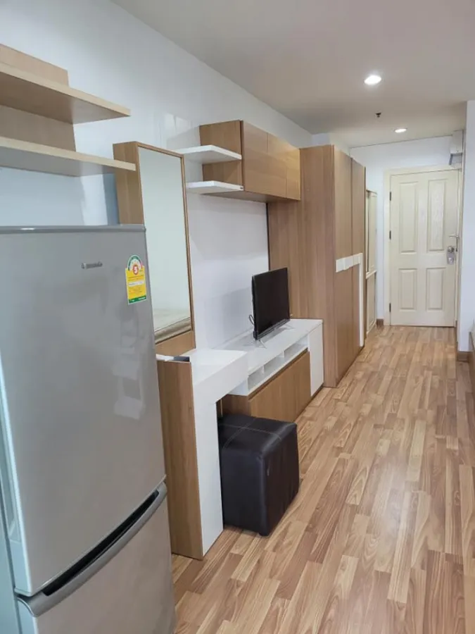 For rent, Regent Home 15 Chaengwattana, 4th floor, fully furnished and electrical appliances. Book now. Hurry up.
