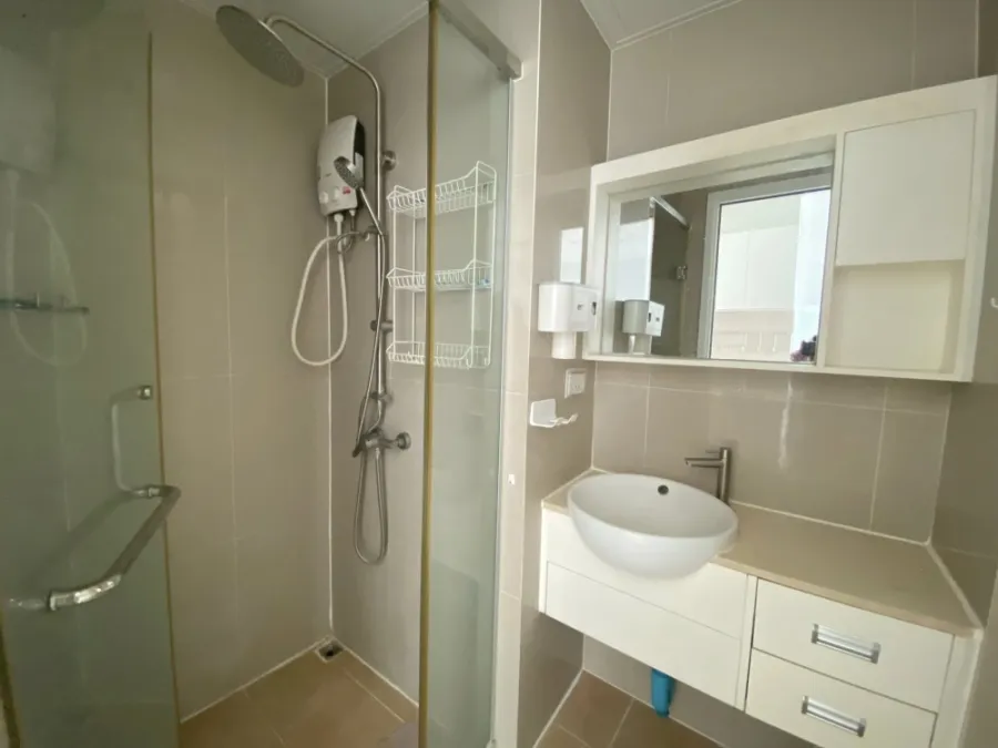 For rent: TC Green, high floor room, ready to move in, spacious and comfortable, just bring your bag and move in.