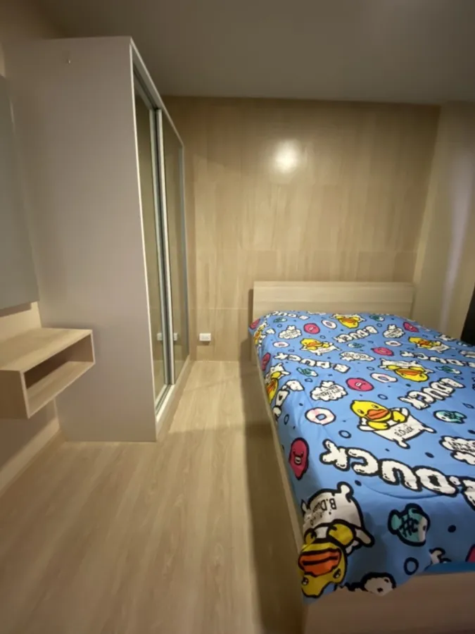 For rent, The Revo Lat Phrao 48, the room is divided into proportions, nice to live in, clean, pleasing to the eye, already comfortable. Reserve now.