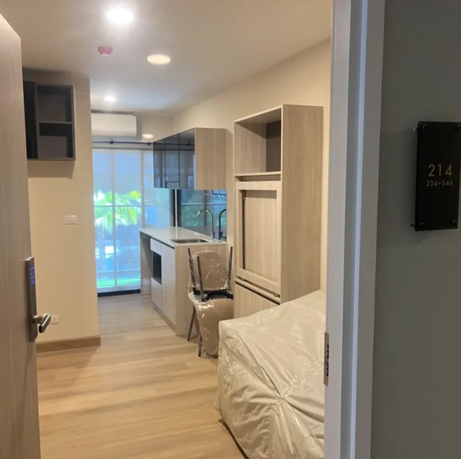 For rent: The Indeed Condo Amata, 2nd floor, pool view, fully furnished, nice to live in, reserve now, don't delay.