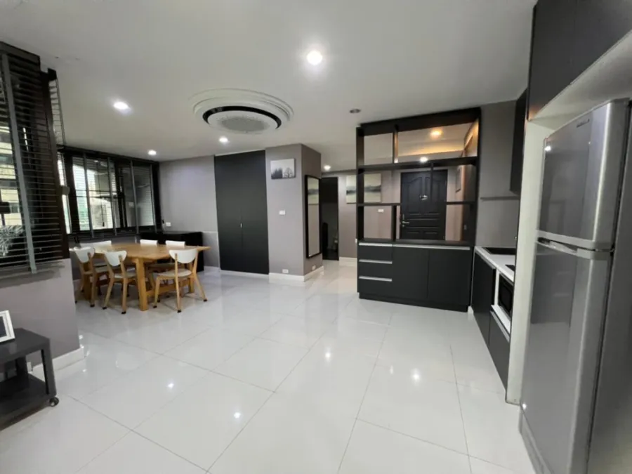Condo for rent, The Lake Sukhumvit 16, balcony, very good wind, not hot, fully furnished, good location, convenient transportation