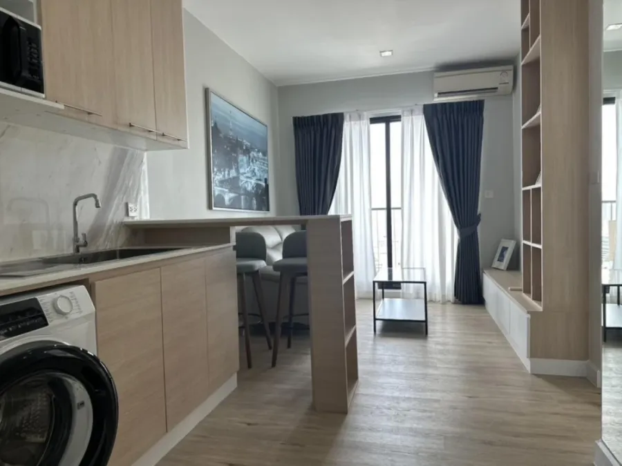 For rent: The Seed Mingle Sathorn-Suanplu, 28th floor. Beautiful, fully furnished unit. Book now! (Quickly!)