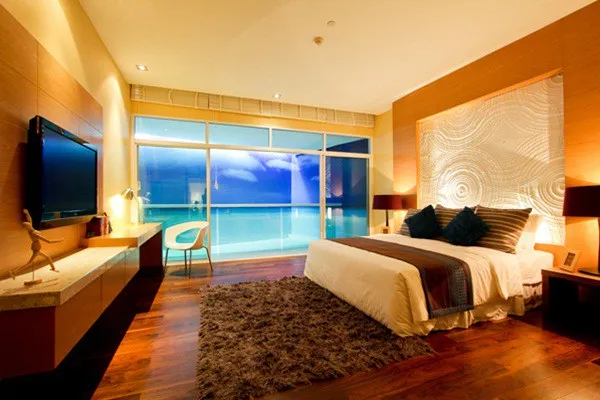 For sale or rent: Mövenpick White Sand Beach, a luxury beachfront condo in Pattaya. Premium location, stunning sea views, spacious and airy rooms. Boo