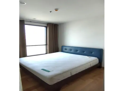 Urgent to rent FUSE Sathorn-Taksin, high floor, king size bed fully furnished You can carry your bag in. images