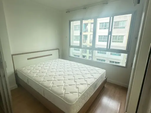 For rent: Lumpini Ville Pattanakarn New Phetchaburi, a nice room, good location, comes with complete facilities. Reserve now!
