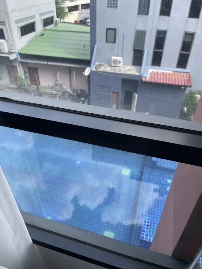 ขายคอนโด Brown Condo พหล 67 ห้องกั้นเป็นสัดส่วน ชั้น 4 วิวสระ พร้อมราคาสุดคุ้ม จองเลยจ้า