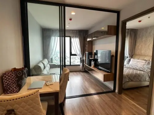ให้เช่า ไลฟ์ ลาดพร้าว วัลเล่ย์ ชั้น 40 วิวสวยมาก วิว sun rise เฟอร์นิเจอร์built-in ครบ พลาดไม่ได้เลย