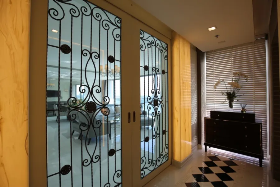Star View Condo for sale, very spacious room, high floor, well decorated, awesome furniture, hurry and reserve it quickly.