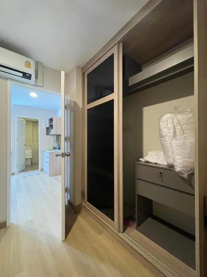 For rent: The Indeed Condo Amata, 1 bedroom, 1 bathroom, fully furnished, great location. Ready to move in.