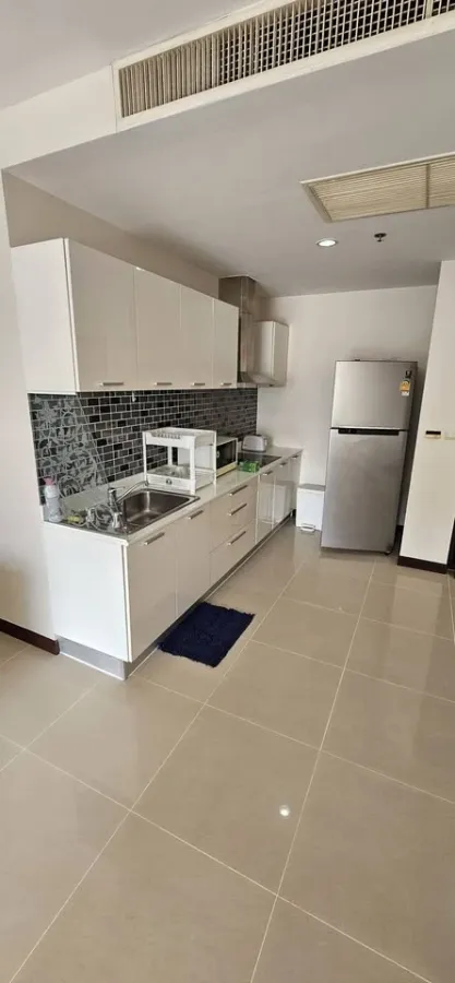 For rent: The Prime 11, Sukhumvit Soi 11, spacious room, comfortable, suitable for a family. Good like this, book now, don't miss out!