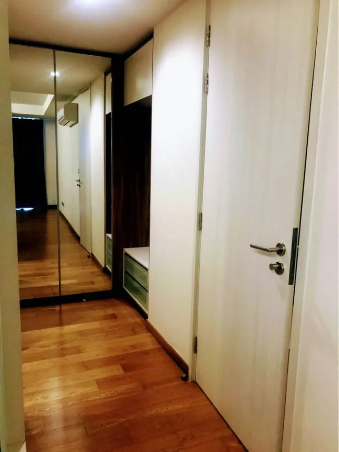 ขายด่วน!! คอนโด เวีย 31 ห้องหัวมุม ทำเลดี ใกล้ห้างสรรพสินค้าหลายแห่ง รีบจองเลย!!